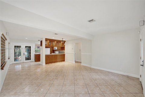 House in Hollywood, Florida 2 bedrooms, 88.81 sq.m. № 1991354 - photo 6
