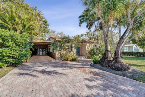 House in Hollywood, Florida 2 bedrooms, 88.81 sq.m. № 1991354 - photo 3