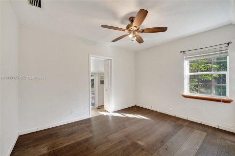 House in Hollywood, Florida 2 bedrooms, 88.81 sq.m. № 1991354 - photo 20