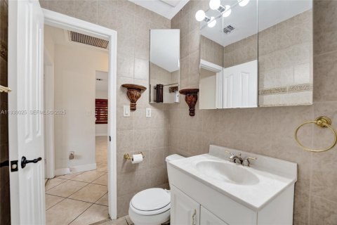 House in Hollywood, Florida 2 bedrooms, 88.81 sq.m. № 1991354 - photo 16