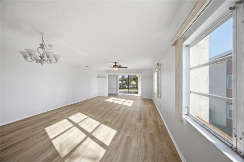 Condominio en venta en Bradenton, Florida, 2 dormitorios, 141.68 m2 № 2094385 - foto 10