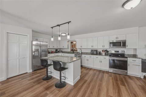 Casa en venta en Lakeland, Florida, 3 dormitorios, 242.94 m2 № 2111735 - foto 13