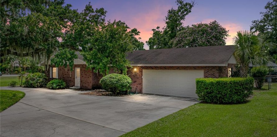 Casa en Lakeland, Florida 3 dormitorios, 242.94 m2 № 2111735