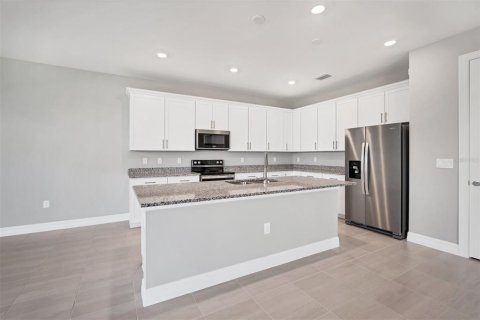 Villa ou maison à louer à North Port, Floride: 5 chambres, 317.35 m2 № 1903195 - photo 12