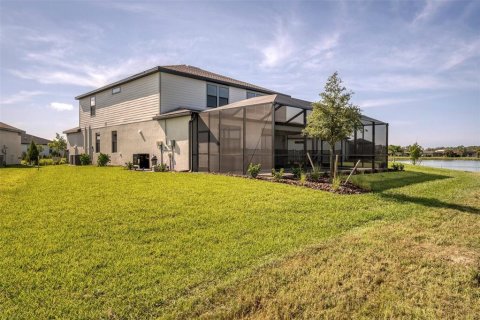 Villa ou maison à louer à North Port, Floride: 5 chambres, 317.35 m2 № 1903195 - photo 8