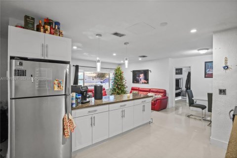 Купить виллу или дом в Майами-Гарденс, Флорида 4 спальни, 175.59м2, № 1978606 - фото 14