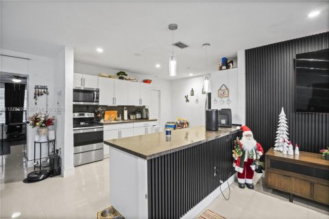Купить виллу или дом в Майами-Гарденс, Флорида 4 спальни, 175.59м2, № 1978606 - фото 11