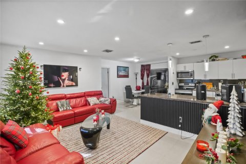 Купить виллу или дом в Майами-Гарденс, Флорида 4 спальни, 175.59м2, № 1978606 - фото 9