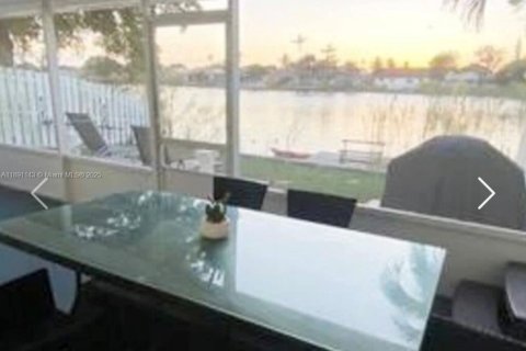 Adosado en alquiler en Dania Beach, Florida, 3 dormitorios, 105.07 m2 № 1944531 - foto 8