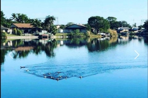 Adosado en alquiler en Dania Beach, Florida, 3 dormitorios, 105.07 m2 № 1944531 - foto 3