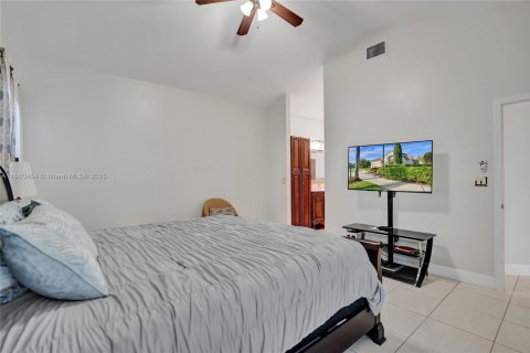 Casa en venta en Pembroke Pines, Florida, 4 dormitorios, 202.16 m2 № 1978665 - foto 24