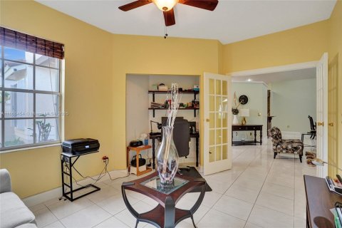 Casa en venta en Pembroke Pines, Florida, 4 dormitorios, 202.16 m2 № 1978665 - foto 19