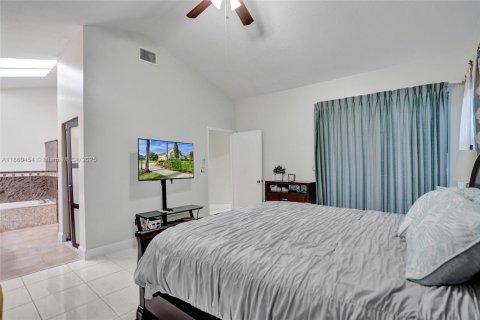 Casa en venta en Pembroke Pines, Florida, 4 dormitorios, 202.16 m2 № 1978665 - foto 23