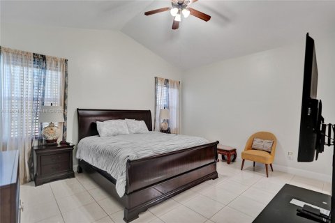 Casa en venta en Pembroke Pines, Florida, 4 dormitorios, 202.16 m2 № 1978665 - foto 21
