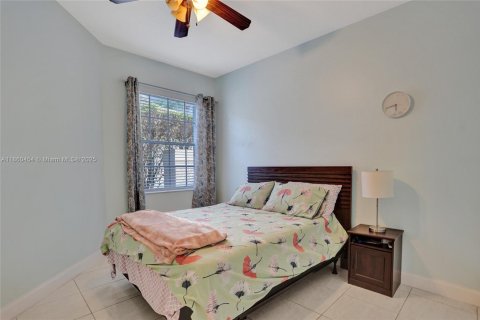 Casa en venta en Pembroke Pines, Florida, 4 dormitorios, 202.16 m2 № 1978665 - foto 16