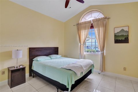 Casa en venta en Pembroke Pines, Florida, 4 dormitorios, 202.16 m2 № 1978665 - foto 7