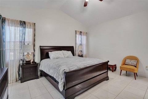 Casa en venta en Pembroke Pines, Florida, 4 dormitorios, 202.16 m2 № 1978665 - foto 25