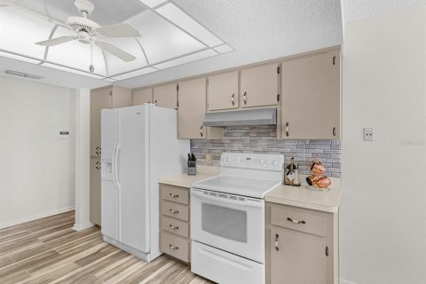 Casa en venta en Spring Hill, Florida, 3 dormitorios, 154.68 m2 № 2238916 - foto 17
