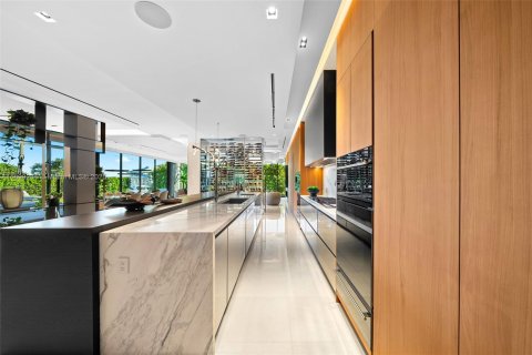 Villa ou maison à vendre à Miami, Floride: 6 chambres, 590.95 m2 № 1963507 - photo 17