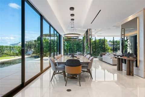Villa ou maison à vendre à Miami, Floride: 6 chambres, 590.95 m2 № 1963507 - photo 22
