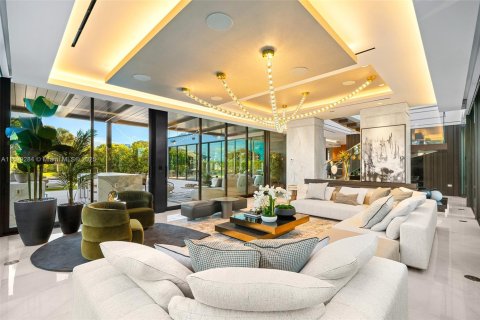 Villa ou maison à vendre à Miami, Floride: 6 chambres, 590.95 m2 № 1963507 - photo 11