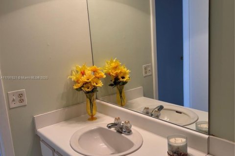 Casa en venta en Pembroke Pines, Florida, 3 dormitorios, 122.91 m2 № 1685688 - foto 20