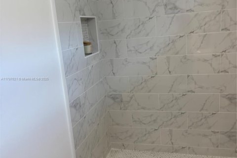 Casa en venta en Pembroke Pines, Florida, 3 dormitorios, 122.91 m2 № 1685688 - foto 13