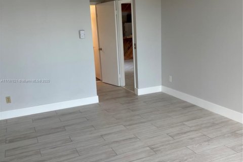Casa en venta en Pembroke Pines, Florida, 3 dormitorios, 122.91 m2 № 1685688 - foto 8