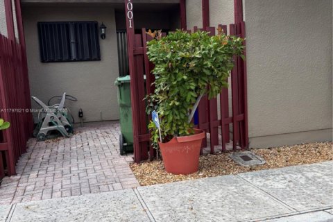Casa en venta en Pembroke Pines, Florida, 3 dormitorios, 122.91 m2 № 1685688 - foto 1