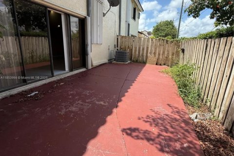 Touwnhouse à vendre à Homestead, Floride: 3 chambres, 132.2 m2 № 1871885 - photo 1