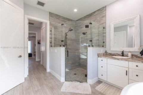 Casa en venta en St. Lucie, Florida, 3 dormitorios, 219.06 m2 № 2087842 - foto 9