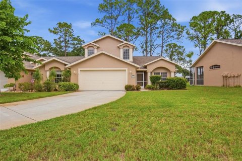 House in New Port Richey, Florida 3 bedrooms, 178.47 sq.m. № 2315087