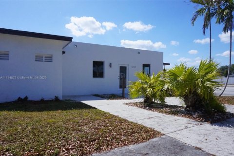 Commercial property in West Park, Florida № 1816408 - photo 3