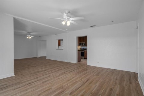 Villa ou maison à vendre à Saint Petersburg, Floride: 4 chambres, 216.28 m2 № 1907164 - photo 16