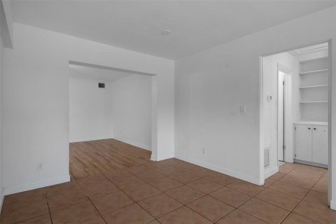 Villa ou maison à vendre à Saint Petersburg, Floride: 4 chambres, 216.28 m2 № 1907164 - photo 9