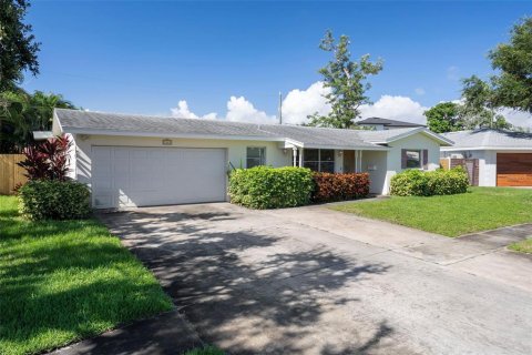 Villa ou maison à vendre à Saint Petersburg, Floride: 4 chambres, 216.28 m2 № 1907164 - photo 5