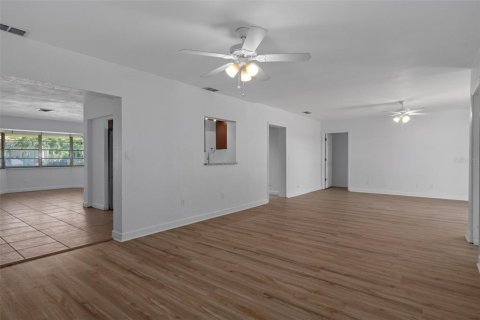 Villa ou maison à vendre à Saint Petersburg, Floride: 4 chambres, 216.28 m2 № 1907164 - photo 12