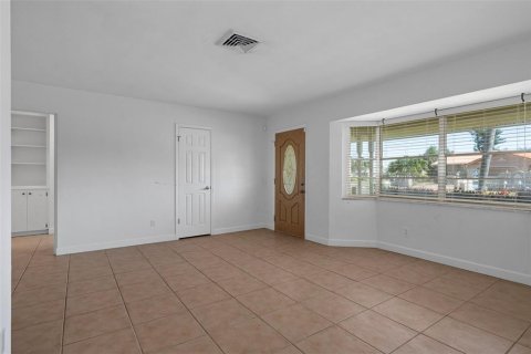 Villa ou maison à vendre à Saint Petersburg, Floride: 4 chambres, 216.28 m2 № 1907164 - photo 7