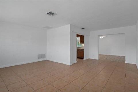 Villa ou maison à vendre à Saint Petersburg, Floride: 4 chambres, 216.28 m2 № 1907164 - photo 6