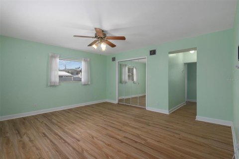 Villa ou maison à vendre à Saint Petersburg, Floride: 4 chambres, 216.28 m2 № 1907164 - photo 28