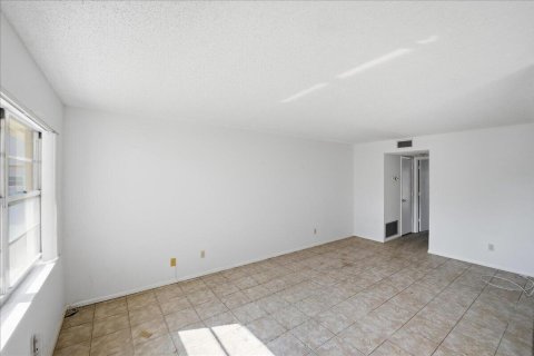 Copropriété à vendre à Port St. Lucie, Floride: 1 chambre, 74.32 m2 № 2078337 - photo 4