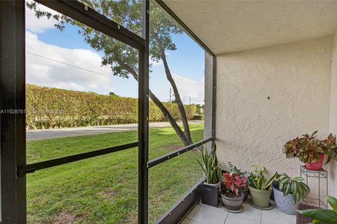 Condominio en venta en Tamarac, Florida, 2 dormitorios, 92.44 m2 № 2034692 - foto 27