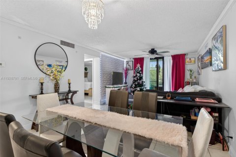 Condominio en venta en Tamarac, Florida, 2 dormitorios, 92.44 m2 № 2034692 - foto 13