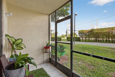 Condominio en venta en Tamarac, Florida, 2 dormitorios, 92.44 m2 № 2034692 - foto 23