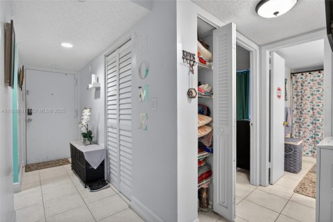 Condominio en venta en Tamarac, Florida, 2 dormitorios, 92.44 m2 № 2034692 - foto 10