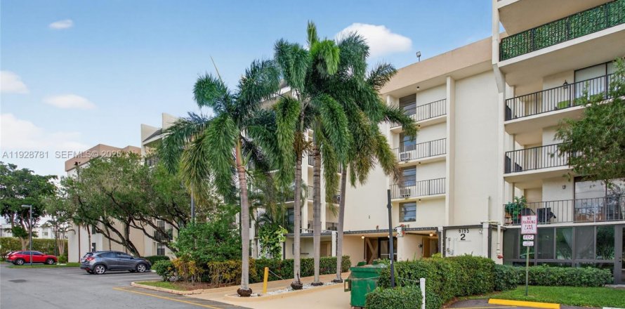 Condominio en Tamarac, Florida, 2 dormitorios  № 2034692