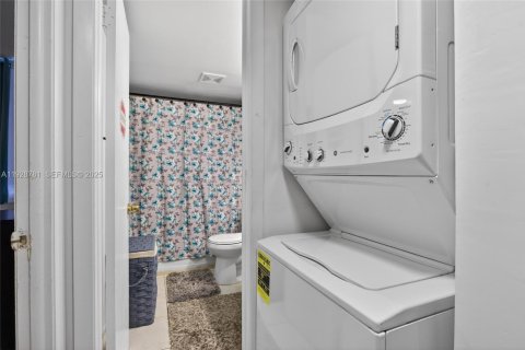 Condominio en venta en Tamarac, Florida, 2 dormitorios, 92.44 m2 № 2034692 - foto 9