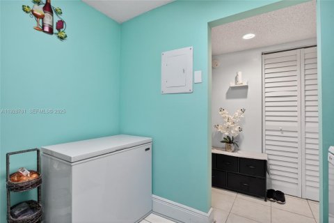 Condominio en venta en Tamarac, Florida, 2 dormitorios, 92.44 m2 № 2034692 - foto 6