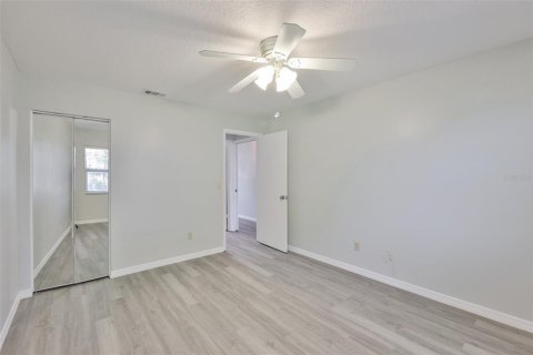 Condo in Sun City Center, Florida, 2 bedrooms  № 1842198 - photo 20