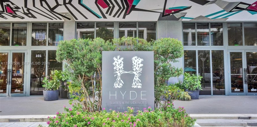 Кондоминиум с 1 спальней в Майами, Флорида № 2028767